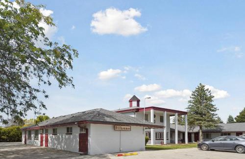 Shields Hotel | Currys Motel by OYO Saginaw MI