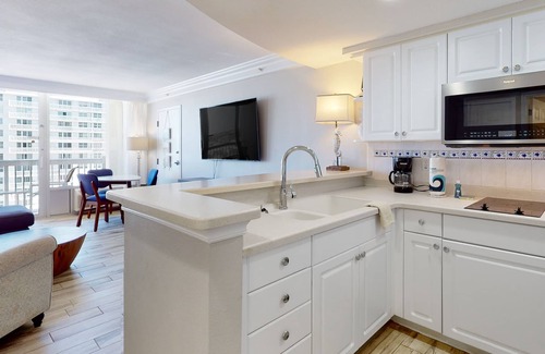 Ortona Park Condo | Cushy ocean-view suite with gym & high-speed WiFi