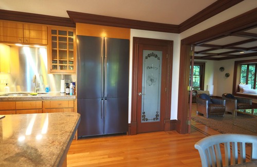 Inglewood-Finn Hill Cabin | Custom Lakeview Lodge - walking distance to Juanita Beach
