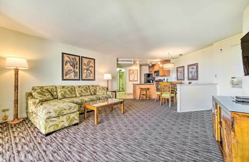 Honokowai Apartment | Cute Beachfront Condo w/Lanai & Resort Pools