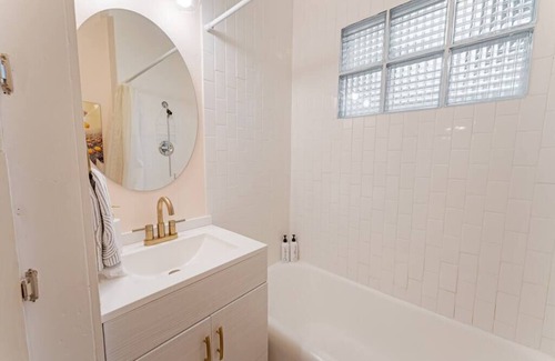 Highland Park House | Cute, Comfy, 3 BR Home