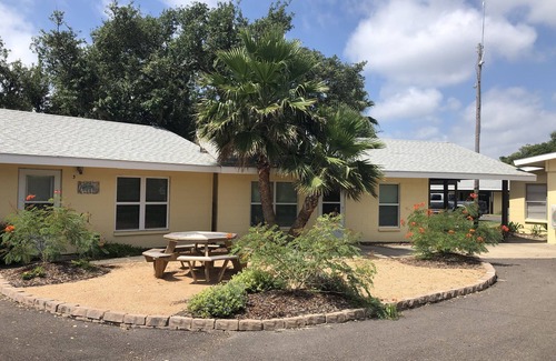 Fulton Cottage | Cute Cottage across from Fulton Piern