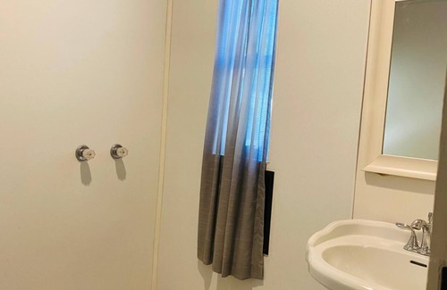 North Hollywood Apartment | Cute little space in Noho Arts district near attractions, metro station