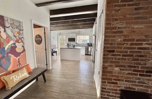 Clearwater Beach Apartment | CWB Retreats at Baymont Lofts - Loft A