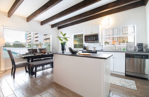 Clearwater Beach Apartment | CWB Retreats at Baymont Lofts - Loft A