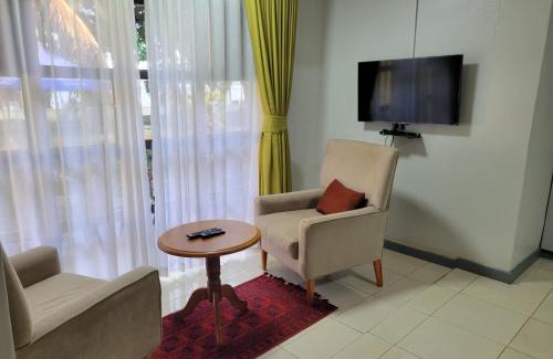 Entebbe Hotel | CWEZI BY THE LAKE