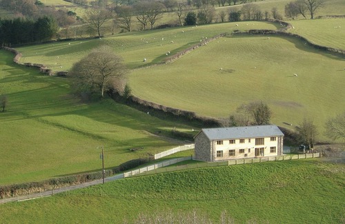 Newtown Cottage | Cwm Corn Barn - HW7662