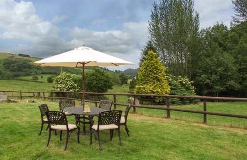 Knighton House | Cwmgilla Farm