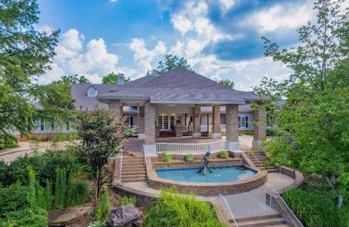 Negreet Hotel | Cypress Bend Resort, a Wyndham Hotel