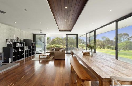 Apollo Bay Hotel | Cypress Hill