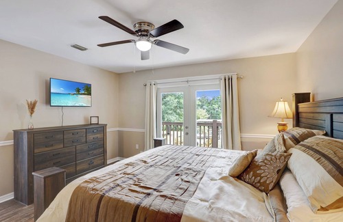 Branford House | Cypress Landing: Riverfront w/Private Dock and Beach