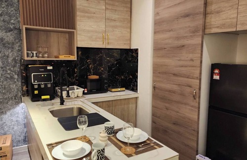 Taman Kobena Apartment | Désir Lustful KL #Jacuzzi #NFLX #Prjscn120" #TV65"