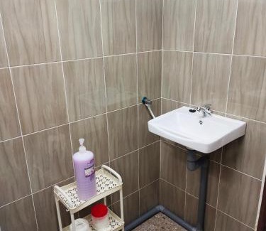 Kampung Hutan Palas Hotel | D'Aleena Homes Kodiang - Guesthouse 2