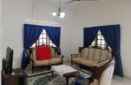 Benut House | D'Aman Guesthouse Pontian