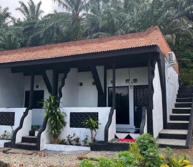 Bukit Lawang House | D'CELVIN LODGES Bukit Lawang