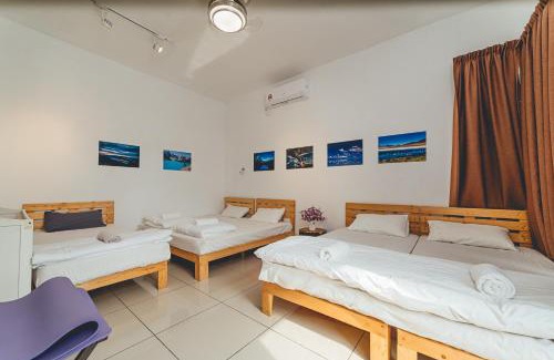 Ulu Tiram Villa | d'Fun 5BR16-24px Pool BBQ NetFlx HotPot KTV Mahjong by Our Stay