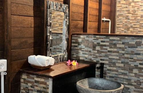 Mushroom Bay House | D mas huts lembongan