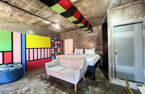 Mactan Export Processing Zone Hotel | D522 Hostel at Kiener Hills - Near Cebu Airport