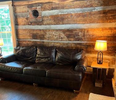 Wadesville House | DA Cabin