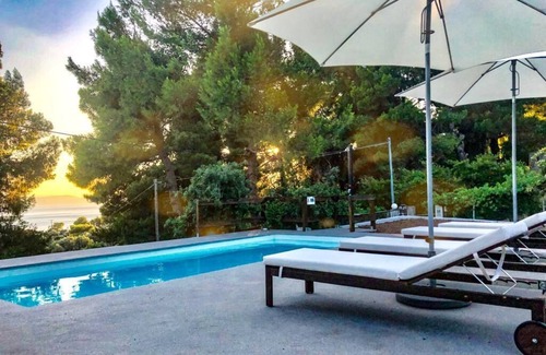 Paradise Beach Villa | Dafnihousegreece.com