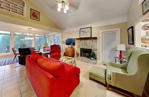 Gatlinburg - Pigeon Forge House | Daisys Enchanted Cottage
