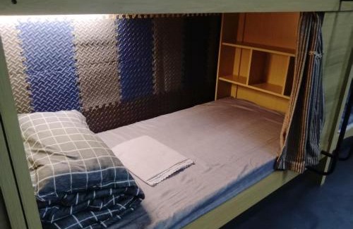 Dali Ancient Town House | Dali Lily Pad Inn,near the Honglongjing Gate of the ancient city,only 200 meters ,Close to Cangshan and Erhai Lake,English-speaking service, convenient payment