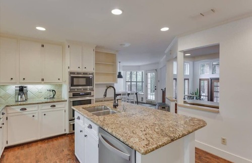 Park Central House | Dallas Gem 5 Bedrooms Home with Pool, Game Room
