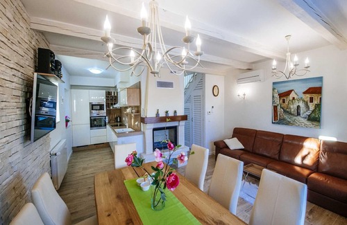 Vinjerac Villa | Dalmatian Villa Castello Coza with pool and great location