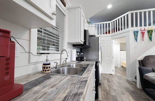 Clayton House | Dark Sky Guest House on Flagpole Mtn; King Bed w/Loft, view of Sardis Lake
