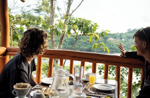 Rubirizi Cabin | Dave Cave Eco Lodge and Campsite