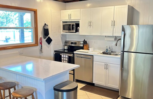 Davis Park House | Davis Park Waterview, 4th House from Ocean, WiFi, Pool, AC/Heat