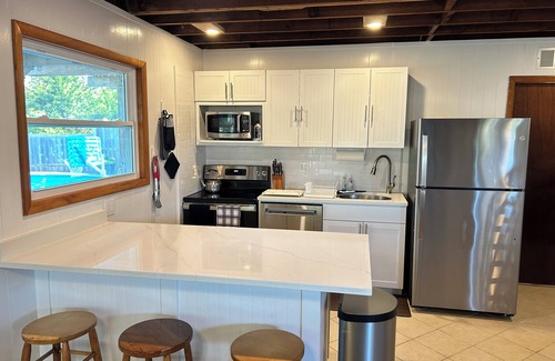 Davis Park House | Davis Park Waterview, 4th House from Ocean, WiFi, Pool, AC/Heat