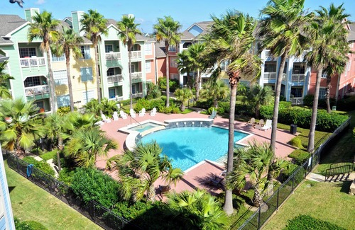 Galveston Condo | Dawn 823 - At The Beach