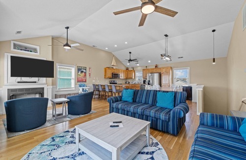 Kill Devil Hills House | Day Dreamz | Semi-Oceanfront | Kill Devil Hills | Sleeps 10