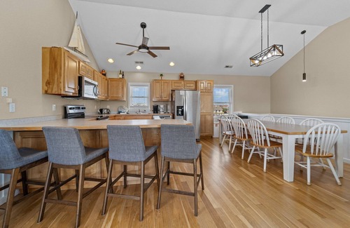 Kill Devil Hills House | Day Dreamz | Semi-Oceanfront | Kill Devil Hills | Sleeps 10