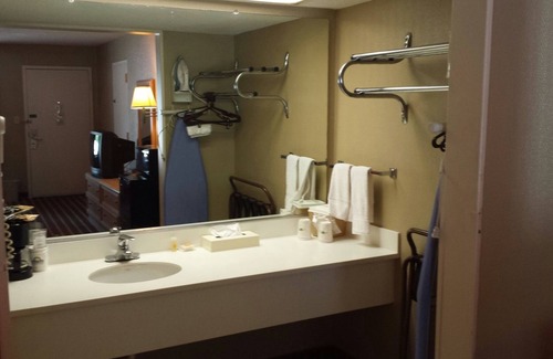 Gadsden Hotel | Days Inn by Wyndham Attalla
