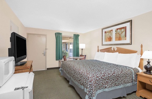 Gadsden Hotel | Days Inn by Wyndham Attalla