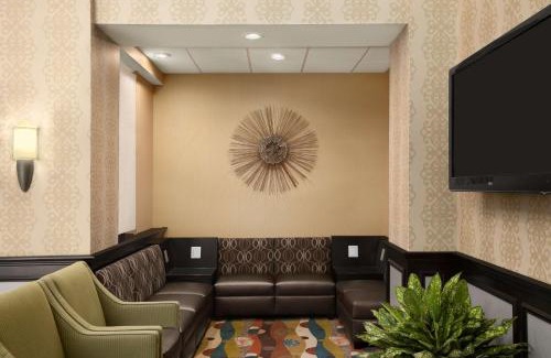 Downtown West Hotel | Days Inn by Wyndham Baltimore Inner Harbor