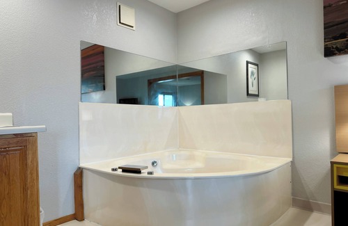 Mason City Hotel | Days Inn by Wyndham Mason City