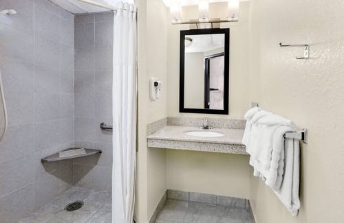 Newton Hotel | Days Inn by Wyndham Newton