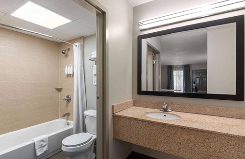 Oak Grove Hotel | Days Inn by Wyndham Oak Grove/Ft. Campbell