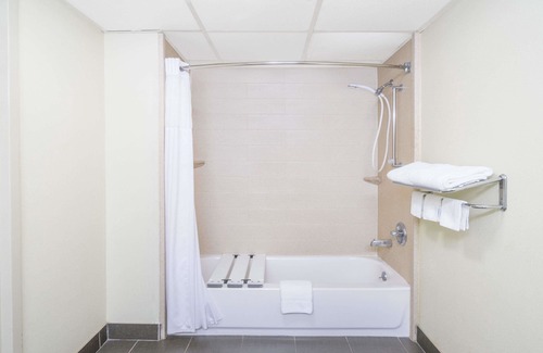 Oak Grove Hotel | Days Inn by Wyndham Oak Grove/Ft. Campbell