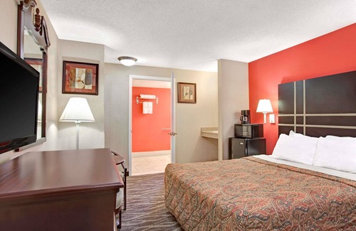 Ridgefield Hotel | Days Inn by Wyndham Ridgefield NJ