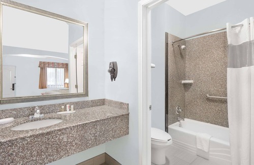 Robstown Hotel | Days Inn by Wyndham Robstown