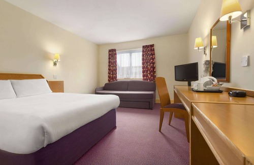 Westerham Hotel | Days Inn by Wyndham Sevenoaks Clacket Lane