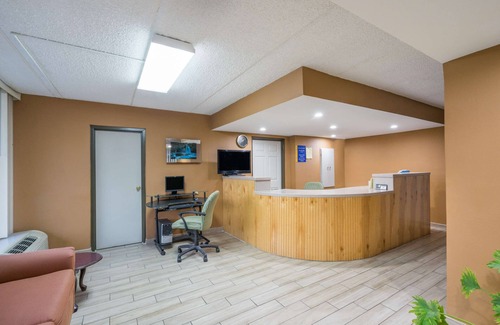 Hurricane Mills Hotel | Days Inn by Wyndham Hurricane Mills