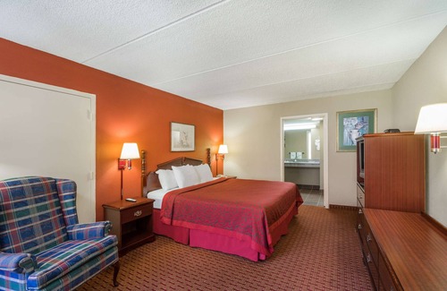 Hurricane Mills Hotel | Days Inn by Wyndham Hurricane Mills