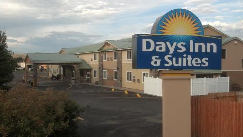 Gunnison Hotel | Days Inn & Suites by Wyndham Gunnison