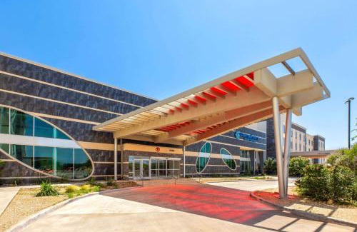 Lubbock Hotel | Days Inn & Suites by Wyndham Lubbock Medical Center