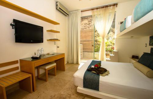 Las Pocitas Hotel | DCO Suites Lounge & Spa